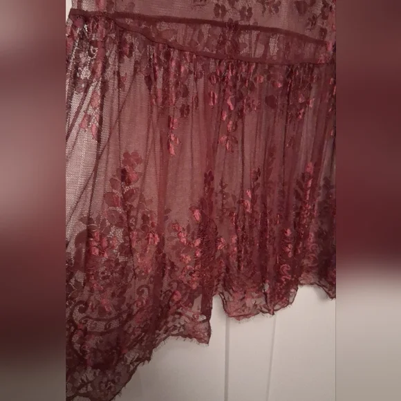 Size 1 (1X) Torrid Babydoll Sheer Lace Short Sleeve Top - Picture 3 of 5